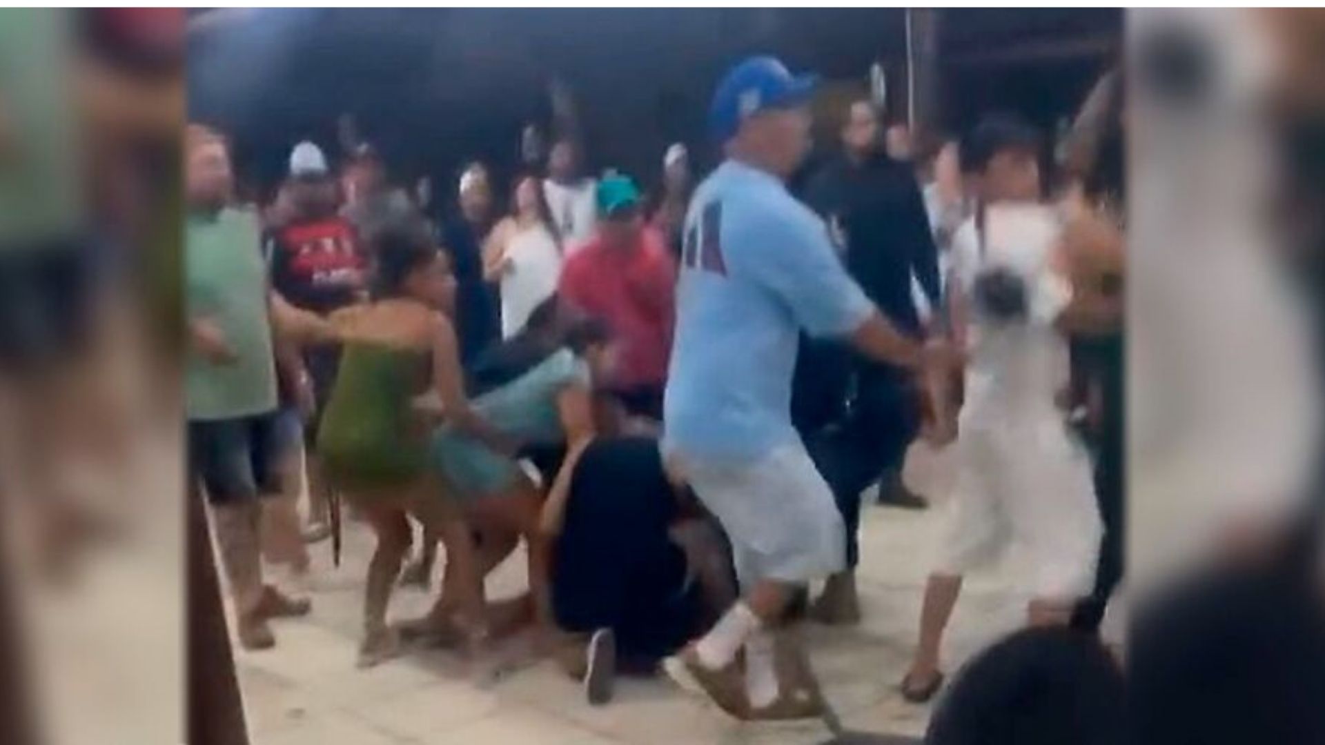 'Chifruda' flagra marido no pagode com amante e arruma briga na Vila Popular  
