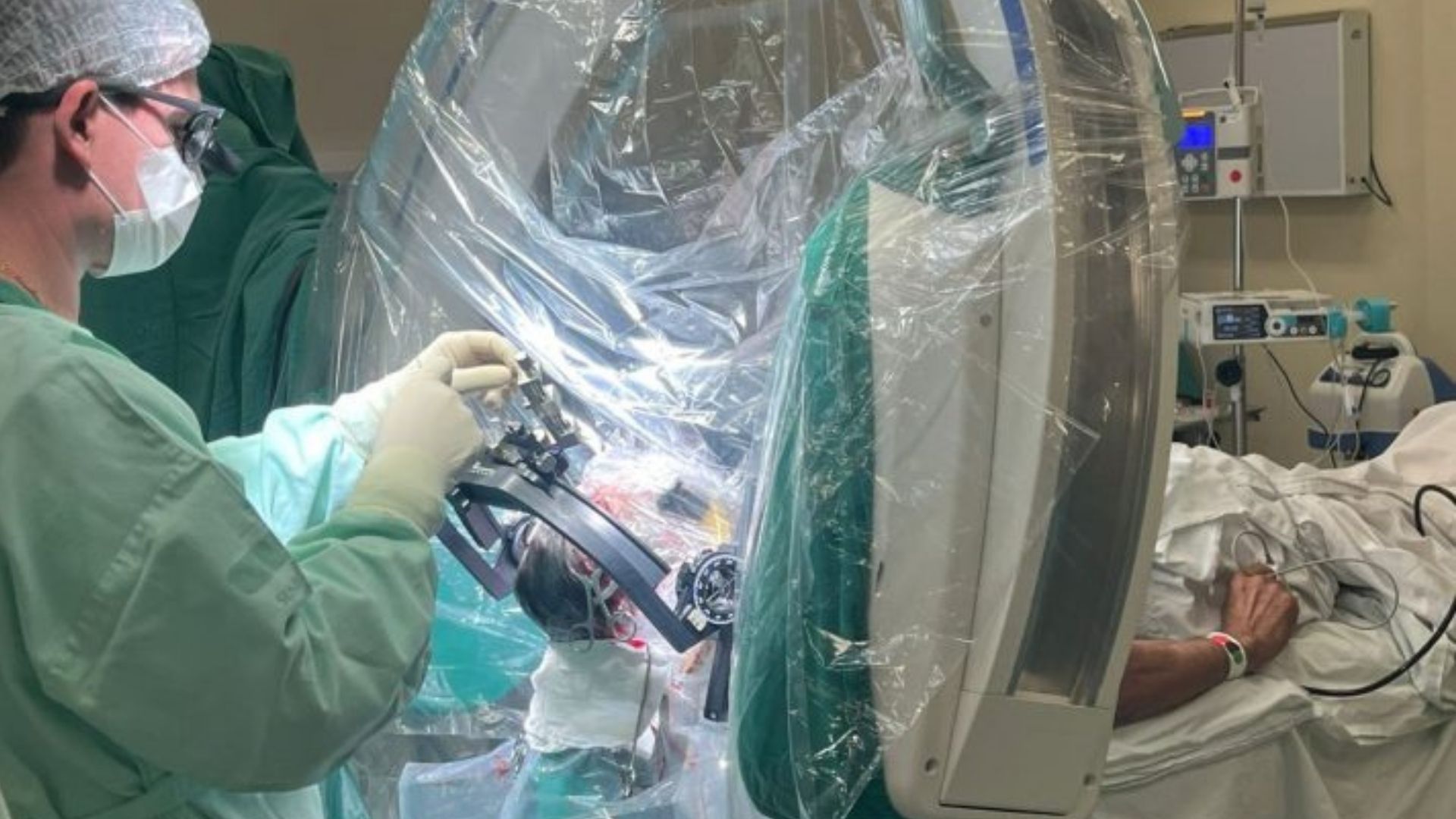 Hospital Regional de Tr&ecirc;s Lagoas realiza 1&ordf; cirurgia cerebral pelo SUS para tratar Parkinson em MS